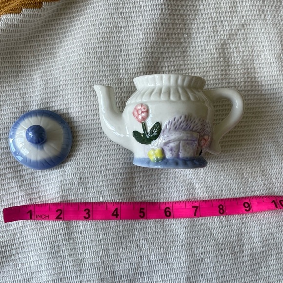 Mini Teapot 🫖 - Picture 6 of 7